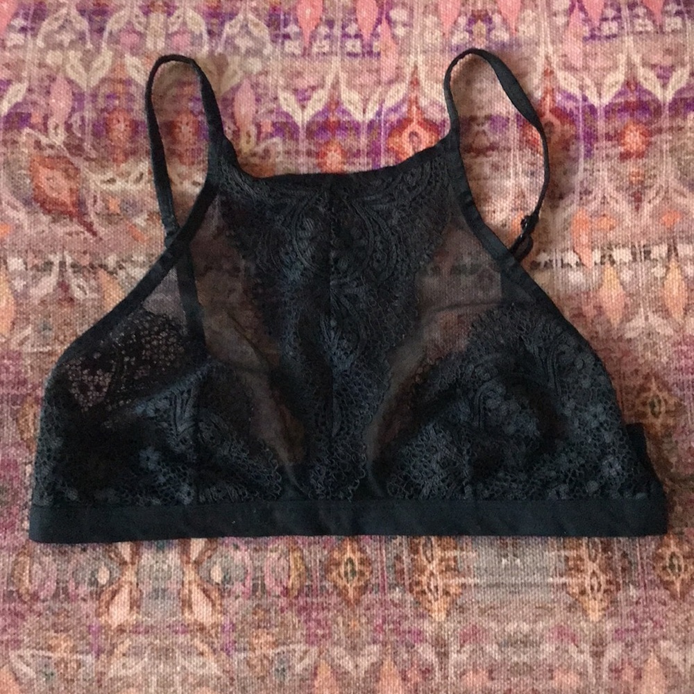 Victoria’s Secret high fit black lace bralet w no padding sz Large